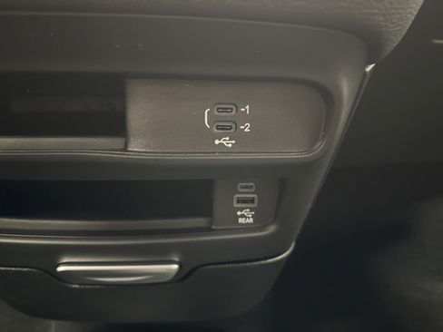 New 2026 Chrysler Pacifica Select AWD/4WD image 24
