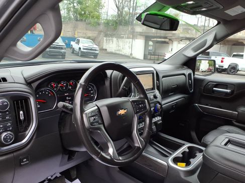Used 2020 Chevrolet Silverado 1500 LTZ w/ LTZ Plus Package AWD/4WD image 10
