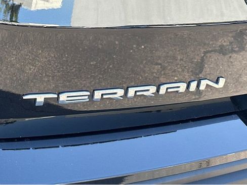 Certified 2022 GMC Terrain SLE w/ Driver Convenience Package image 9