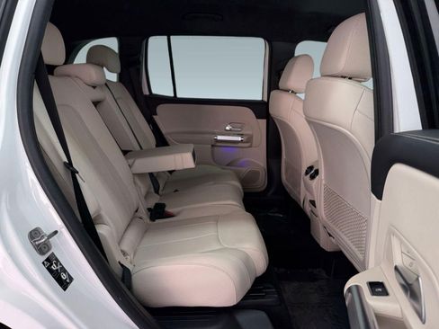 Certified 2025 Mercedes-Benz GLB 250 image 24