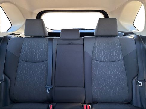 Used 2021 Toyota RAV4 XLE image 15