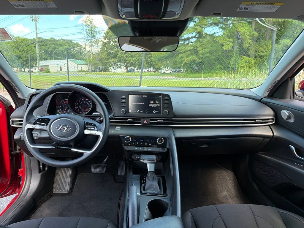 Certified 2023 Hyundai Elantra SEL w/ Preferred Accessory Package FWD image 13