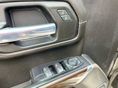 Used 2021 Chevrolet Silverado 1500 LT Trail Boss w/ LT Trail Boss Premium Package image 17