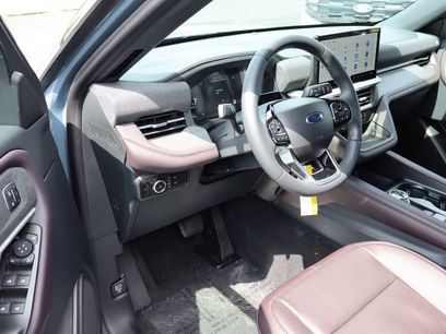 New 2027 Ford Explorer Platinum