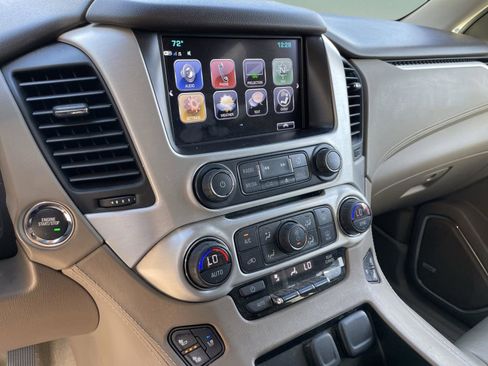 Used 2017 GMC Yukon SLT image 12