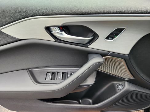 Certified 2025 Acura TLX w/ Technology Package image 18