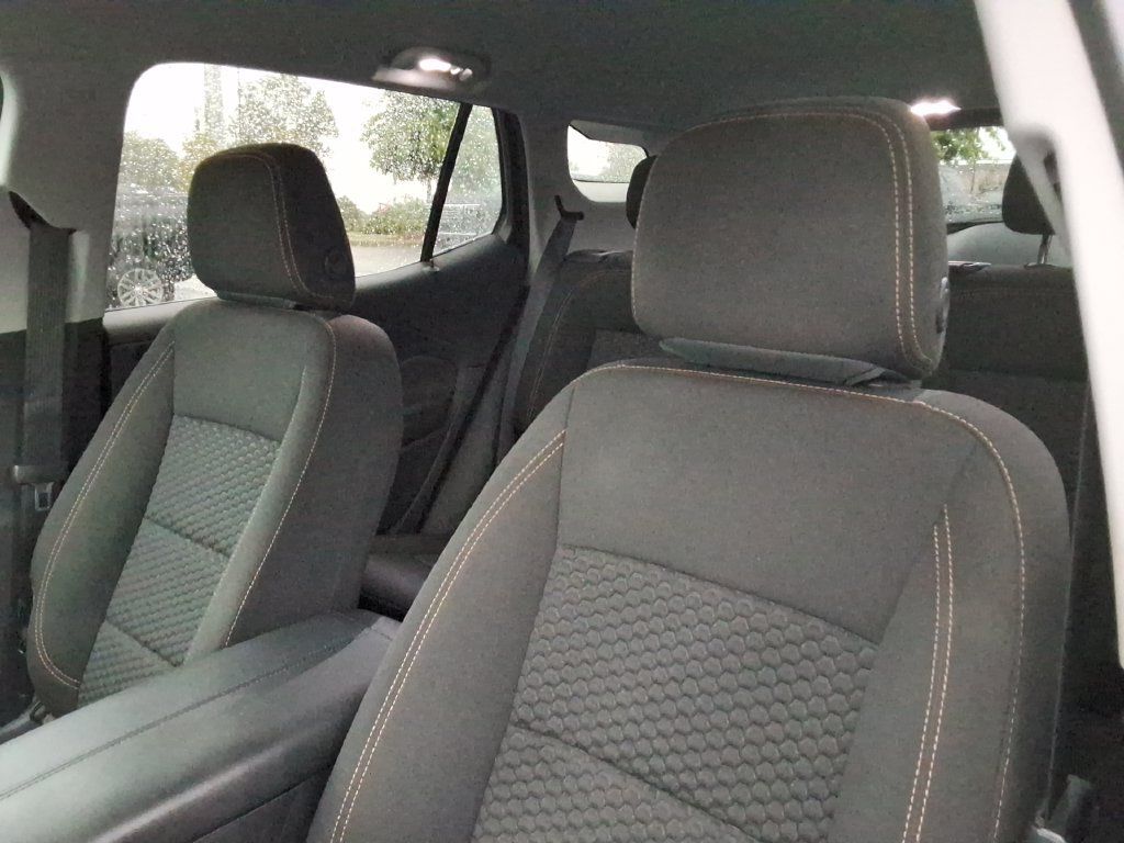 Used 2019 GMC Terrain SLE w/ LPO, Floor Liner Package AWD/4WD image 23