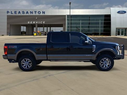 Certified 2022 Ford F250 Lariat w/ Lariat Ultimate Package image 6