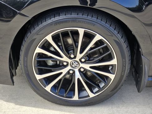 Used 2019 Toyota Camry SE FWD image 7