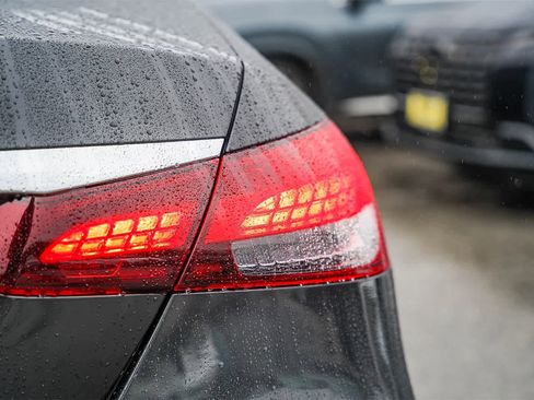 Used 2021 Mercedes-Benz E 350 Sedan image 11