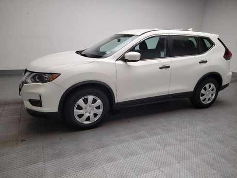 Used 2019 Nissan Rogue S FWD image 2