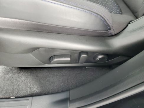 Used 2025 Subaru Forester Premium image 29