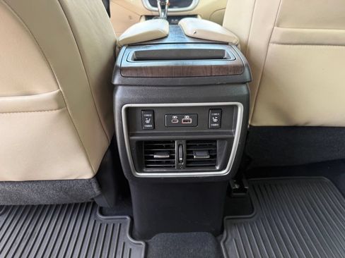 Used 2020 Nissan Murano Platinum w/ Cargo Package FWD image 24