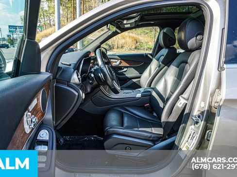 Used 2022 Mercedes-Benz GLC 300 4MATIC w/ Premium Package Lite image 19
