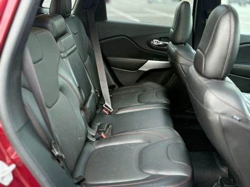 Used 2018 Jeep Cherokee Trailhawk w/ Quick Order Package 27L image 18