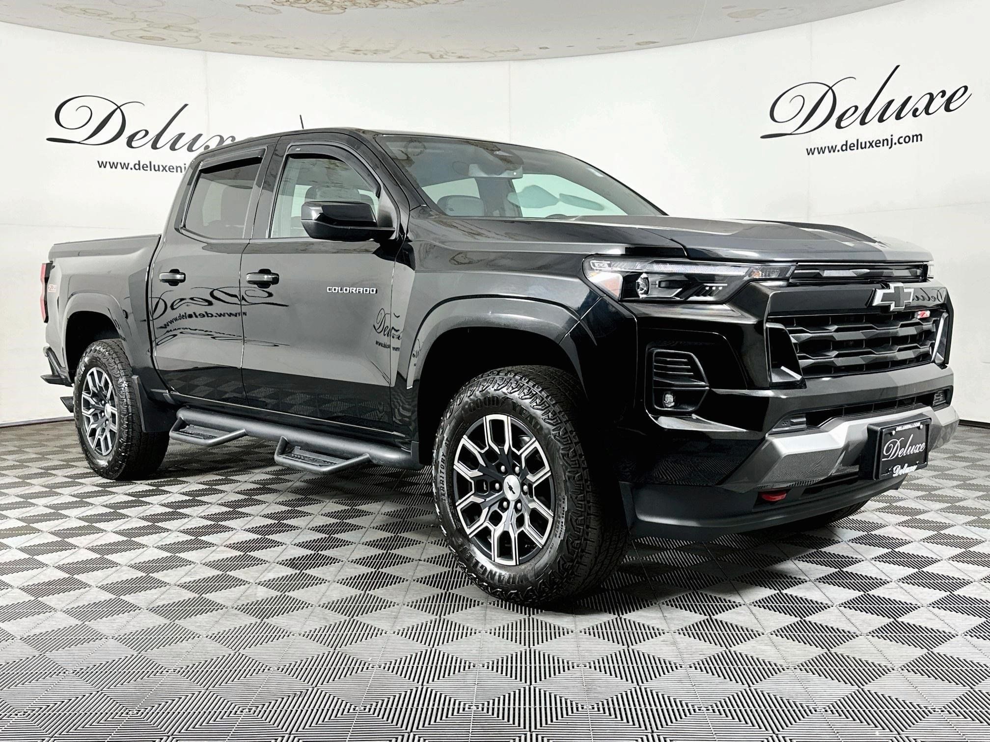 Used 2023 Chevrolet Colorado Z71 w/ Z71 Convenience Package 2 AWD/4WD image 1