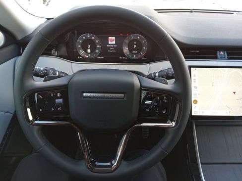 Used 2025 Land Rover Range Rover Evoque Dynamic SE image 12