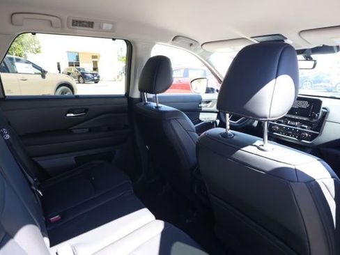 New 2025 Nissan Pathfinder SL image 17