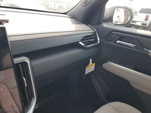New 2026 GMC Acadia Elevation FWD image 25