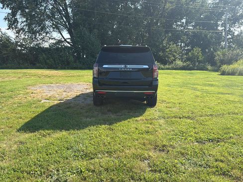 Used 2021 Chevrolet Tahoe High Country w/ Premium Package AWD/4WD image 5