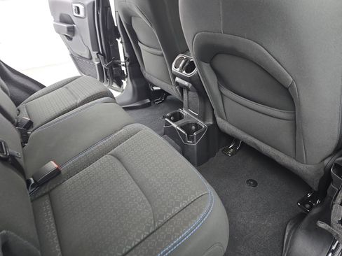 Used 2021 Jeep Wrangler Unlimited Islander image 11