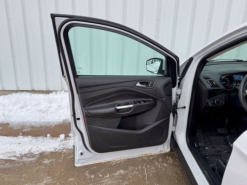 Used 2015 Ford Escape SE image 13