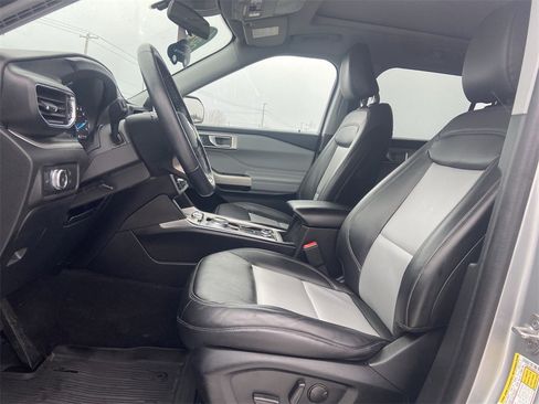 Used 2022 Ford Explorer XLT w/ Equipment Group 202A image 20