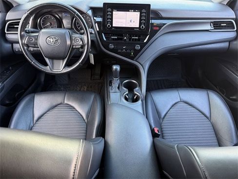 Used 2021 Toyota Camry SE image 10