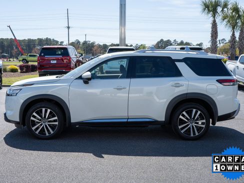 Used 2023 Nissan Pathfinder Platinum image 6