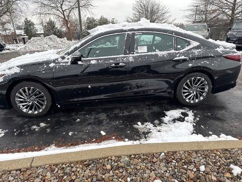 Certified 2025 Lexus ES 300h Ultra Luxury image 6