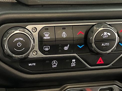 Used 2022 Jeep Wrangler Unlimited Sport image 47