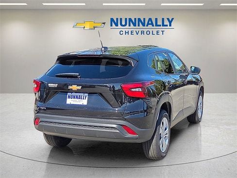 Certified 2025 Chevrolet Trax LS image 5