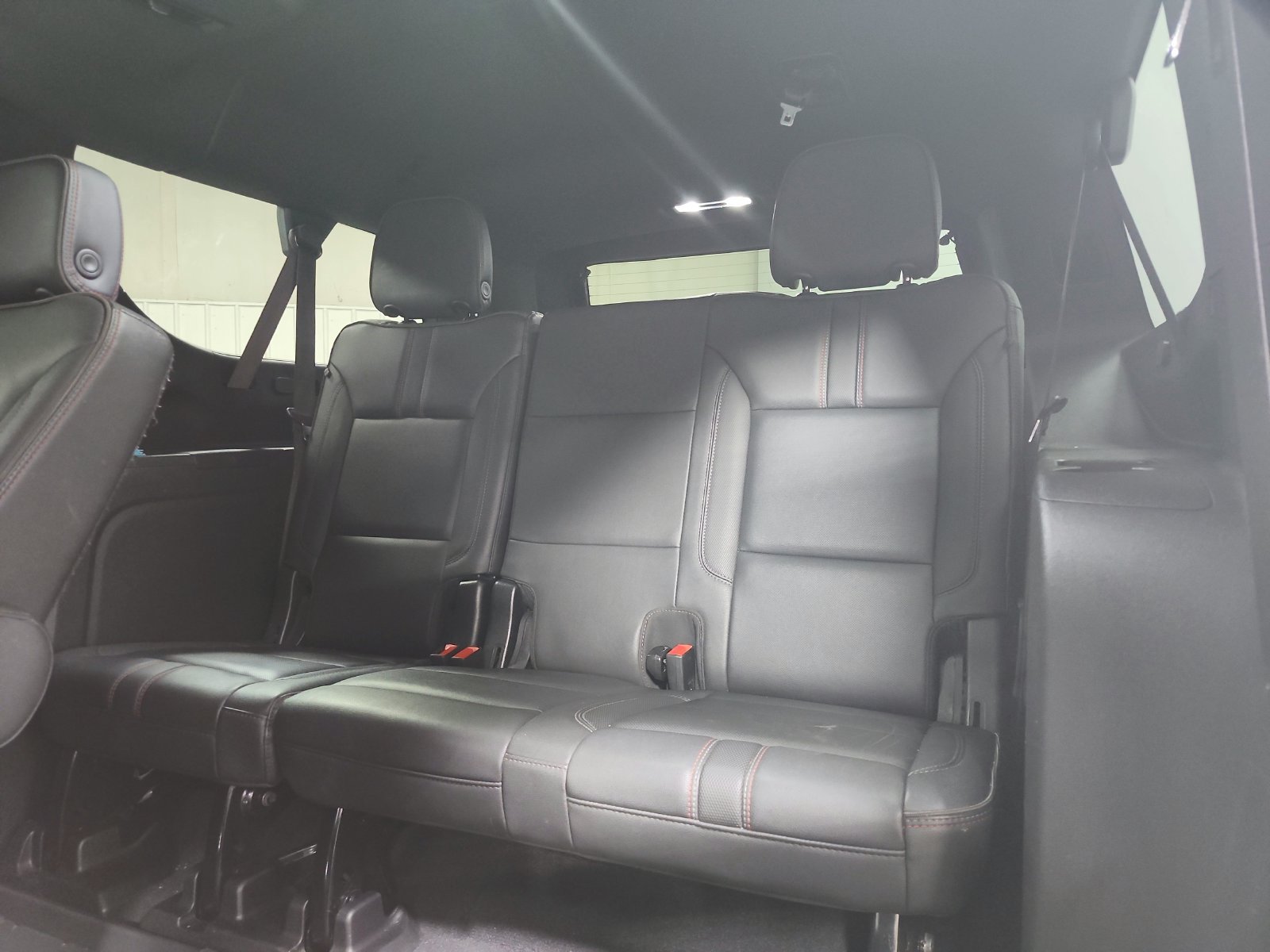 Used 2022 Chevrolet Suburban RST w/ Luxury Package RWD image 13