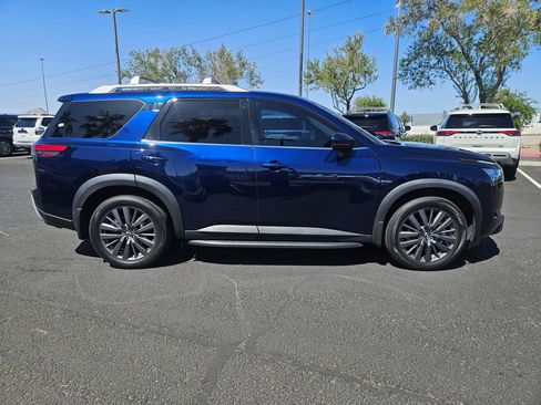 Used 2022 Nissan Pathfinder SL w/ SL Premium Package FWD image 4