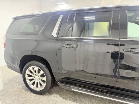 Used 2021 Chevrolet Suburban Premier w/ Premium Package image 9