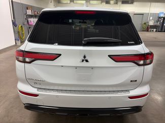 Used 2024 Mitsubishi Outlander SE Black Edition AWD/4WD video 4