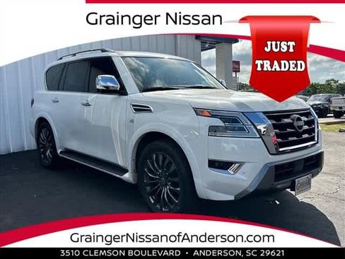 Used 2022 Nissan Armada Platinum w/ Captain's Chairs Package RWD image 1