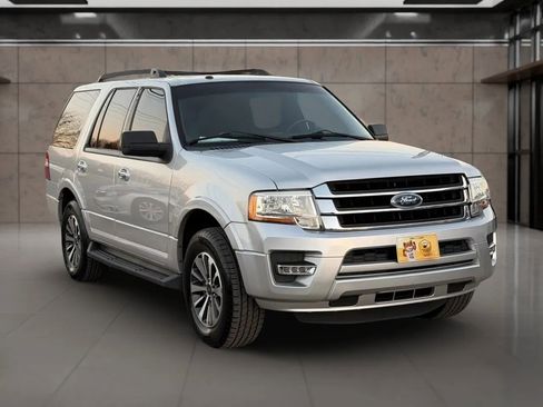Used 2015 Ford Expedition XLT w/ Equipment Group 201A image 2