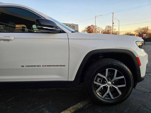 Used 2024 Jeep Grand Cherokee L Limited image 7