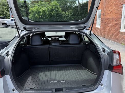 Used 2022 Toyota Prius AWD image 15