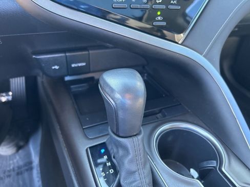 Used 2022 Toyota Camry XSE image 14