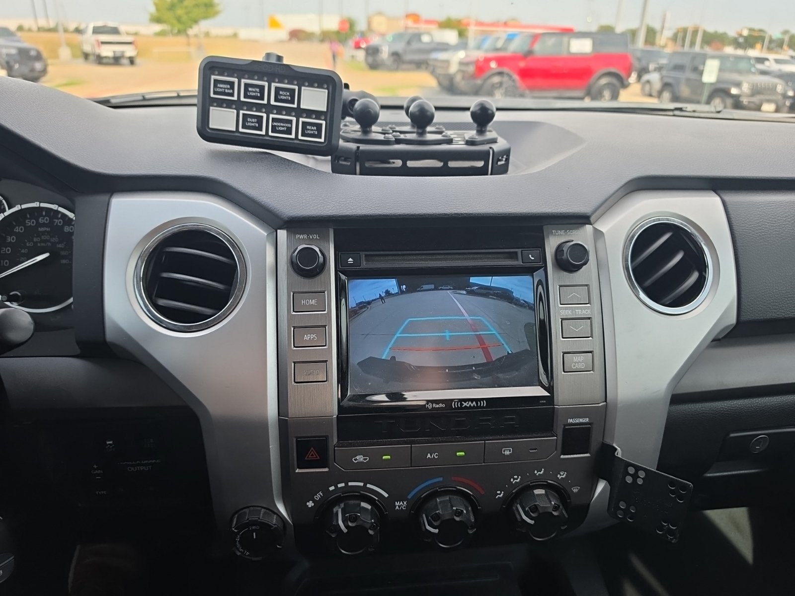 Used 2016 Toyota Tundra SR5 w/ SR5 Upgrade Package AWD/4WD image 13