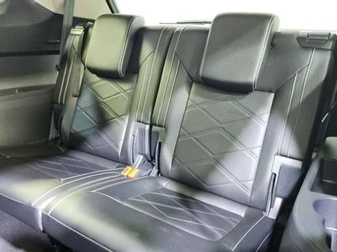 Used 2025 Volkswagen Atlas SE FWD image 23