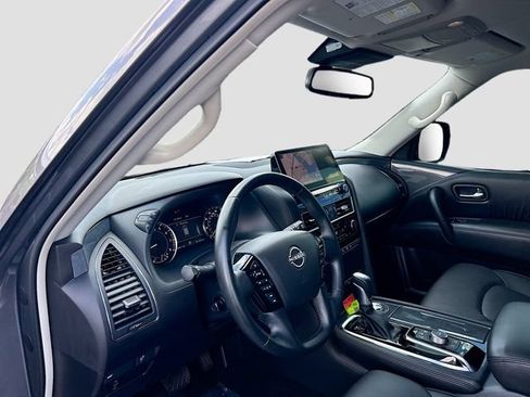 Used 2022 Nissan Armada SV w/ SV Appearance Package RWD image 6