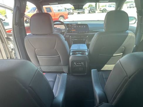 Used 2026 Chevrolet Traverse RS AWD/4WD image 25
