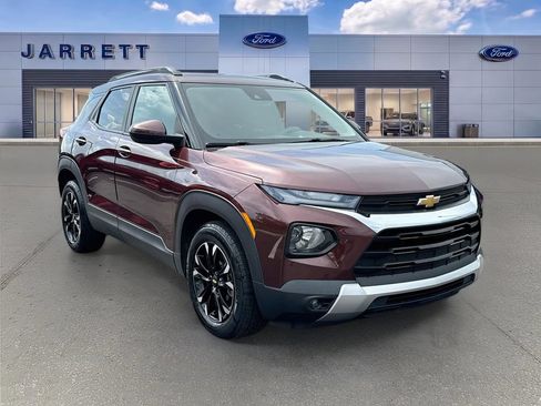 Used 2022 Chevrolet TrailBlazer LT w/ Convenience Package FWD image 1