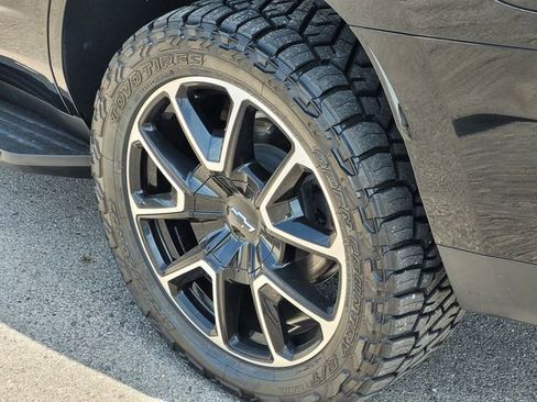 Used 2022 Chevrolet Tahoe RST w/ Luxury Package AWD/4WD image 8