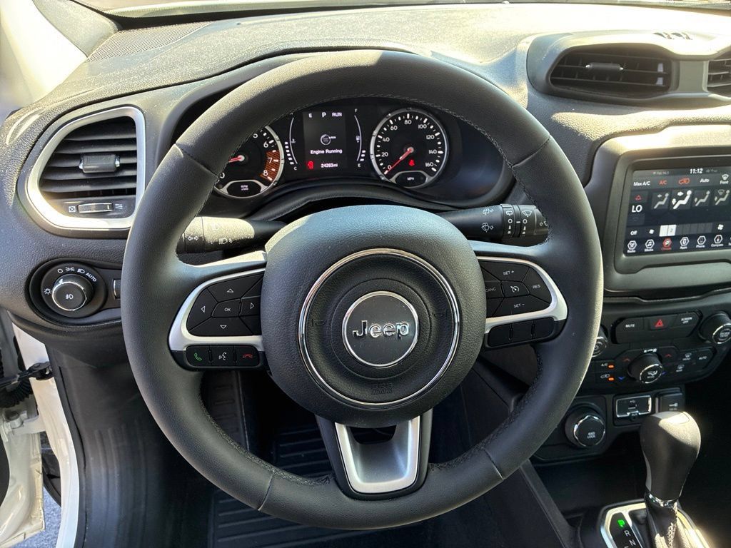 Used 2020 Jeep Renegade Latitude AWD/4WD image 16
