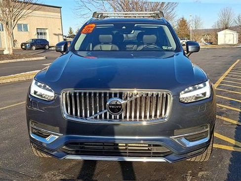 Used 2021 Volvo XC90 T8 Inscription Expression w/ Climate Package image 3