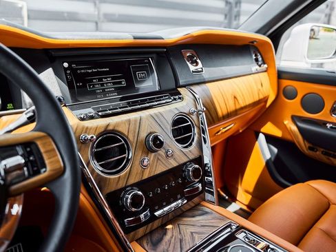 Used 2020 Rolls-Royce Cullinan AWD/4WD image 67